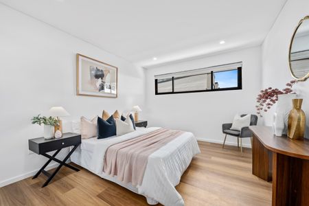 Brand New Luxury Four Bedroom Townhouse - First Time Offered - Photo 3