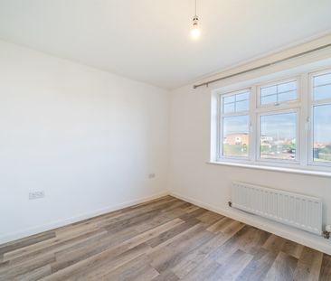 Rose Way, NG12 - Photo 6