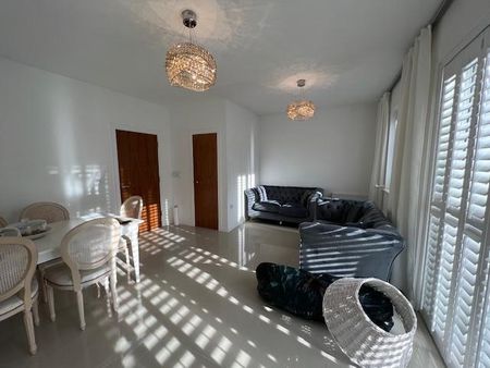 4 bedroom terraced house to rent - Photo 2