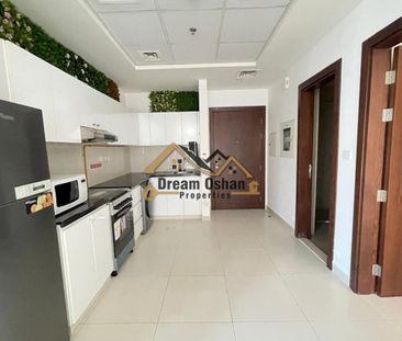 Spacious 1 BR Apt with Stunning Views - Photo 5