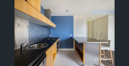 75sqm Central CBD apartment with spectacular 270 degree views - Photo 5