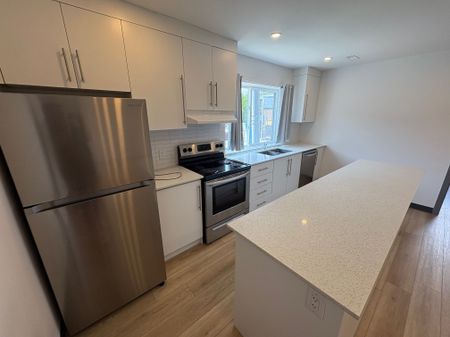 For Lease - 2879 Danforth Avenue Unit# 2, Toronto, Ontario - Photo 2