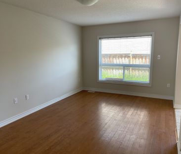 For Lease - 20 Crew Court, Barrie, Ontario - Photo 3