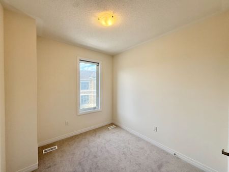 For Lease - 17 Norman Fleming Lane, Richmond Hill, Ontario - Photo 3