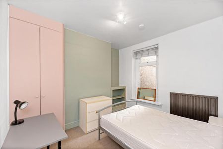 4 bedroom terraced house to rent - Photo 5