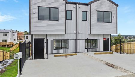 Two storey property in Papakura! - Photo 4