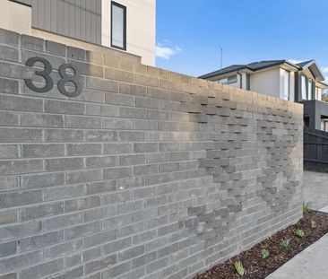 MODERN PERFECTION IN A BONBEACH IDEAL LOCALE - Photo 6