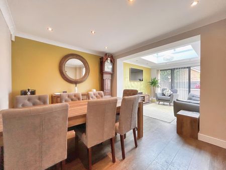 4 bedroom detached house to rent - Photo 5