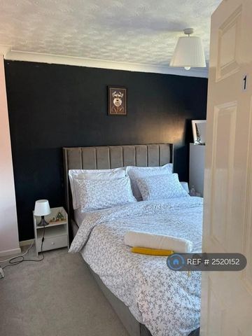 1 bedroom in a house share to rent - Photo 3