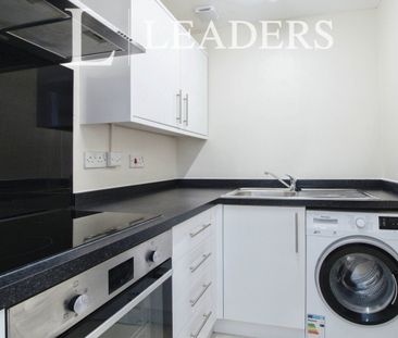 studio to rent Lansdowne Road, Bournemouth, BH1 - Photo 2