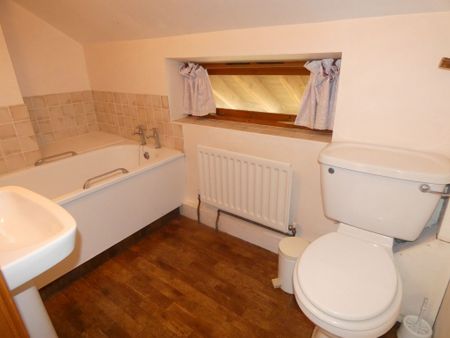 2 bed House - To Let - Photo 5