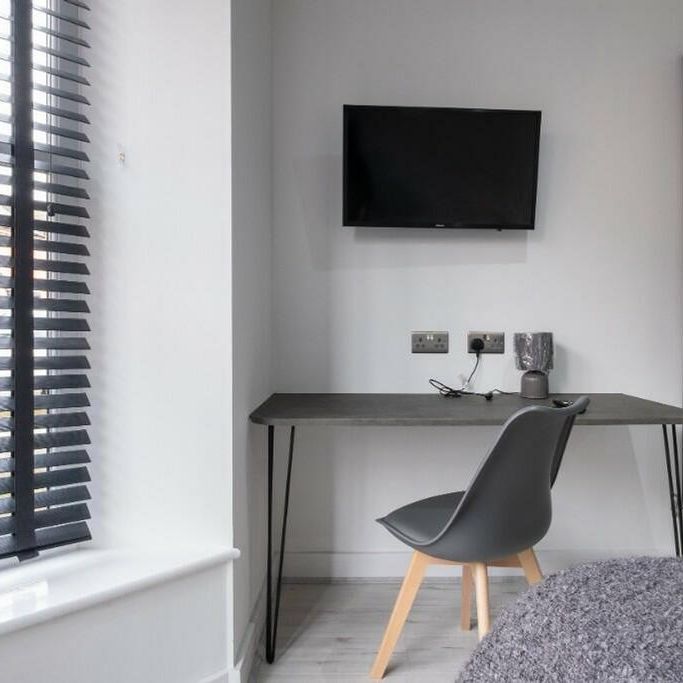 6 bedroom house to rent - Photo 1