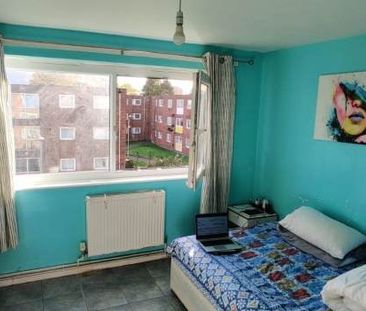 Room in a Shared House, Harts Lane, IG11 - Photo 2