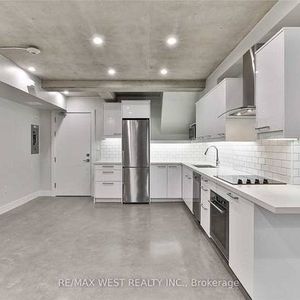 MUST SEE SPACIOUS STUDIO LOFT PARKING AVAILABLE - Photo 2