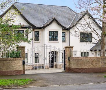 An exceptional gated residence extending to approximately 6,500 sq ... - Photo 1