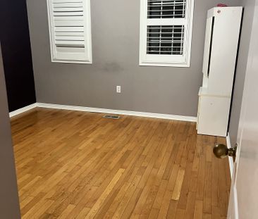 For Lease - 7 Glacier Crescent, Toronto, Ontario - Photo 3