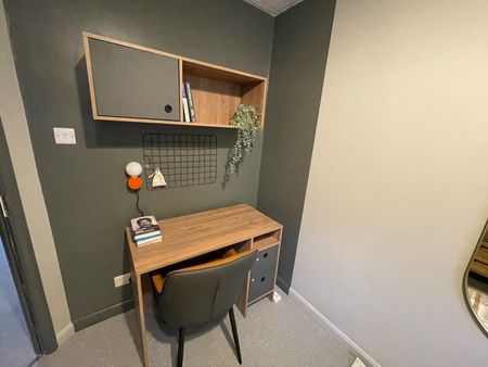 6 Bed Terraced House, Gadd Street, NG7 - Photo 5