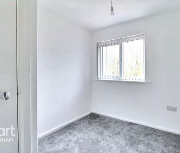 3 bedroom end of terrace house to rent - Photo 2