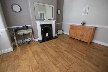 3 bedroom end of terrace house to rent - Photo 3