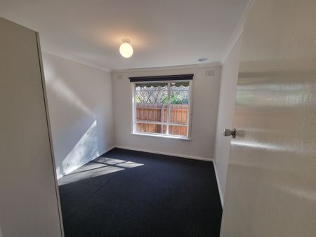 Conveniently Located - Photo 2