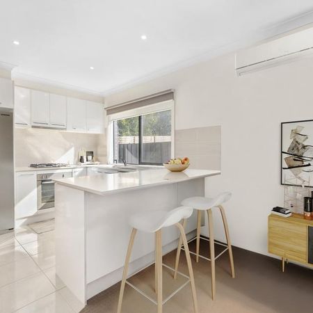 Stylish Comfort with Dandenong Views and Walkable Convenience - Photo 3