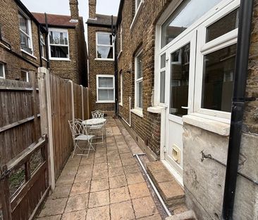 2 Bed Maisonette, Theodore Road, SE13 - Photo 2