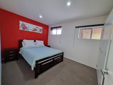 Spacious, Sun-Filled 1 Bedroom Flat - Photo 5