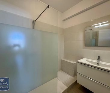 Location Appartement 3 pièces 69m² MARSEILLE 6ème - Photo 3