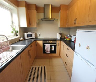 2 Bed Flat, Beaufort Court, N11 - Photo 2