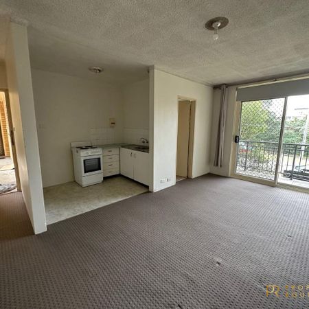 STUDIO APARTMENT WITH BALCONY - Photo 3