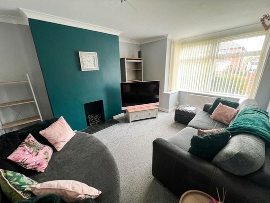 3 bedroom semi-detached house to rent - Photo 1