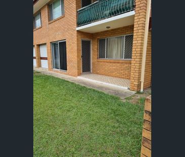 GROUND FLOOR TWO BEDROOM UNIT - WALK TO THE WATERFRONT - Photo 5