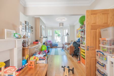 Eglinton Hill, London, SE18 - Photo 2