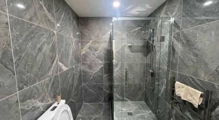 Modern 4 BR Home-Flat Bush, Available in Jan - Photo 4