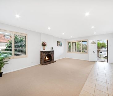 Stunning Family Home with pool in a prime location. - Photo 2