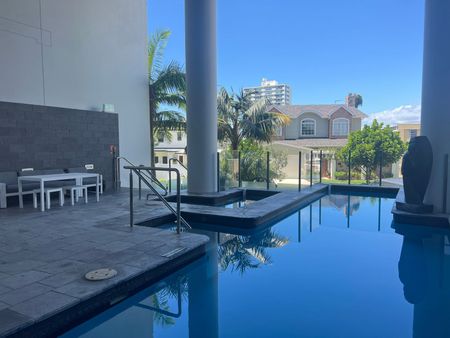 Modern Three-Bedroom Apartment in ‘Riva on Chevron’ - Photo 4