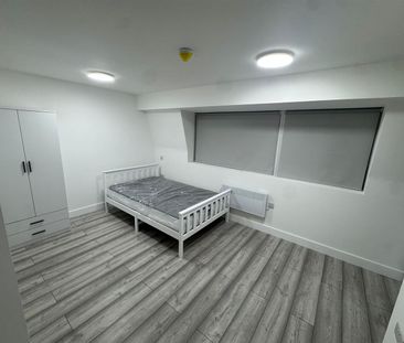 Gibbons Close, Borehamwood - Photo 1