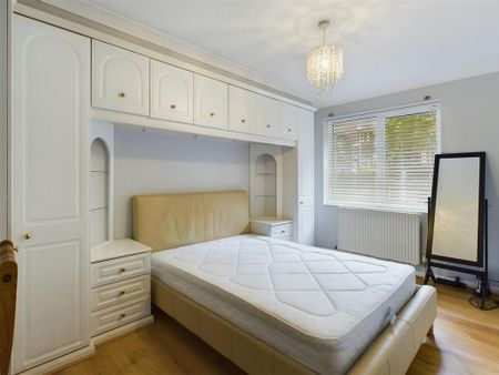 4 bedroom terraced house to rent - Photo 2