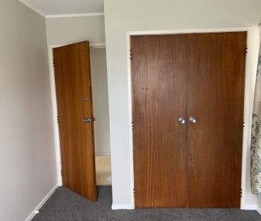 Cozy 2 Bedroom 1 Bathroom Unit - Photo 5