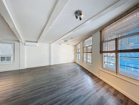 Appartement te huur: Sint Jacobsdwarsstraat 1-1 1012 ND Amsterdam - Photo 2