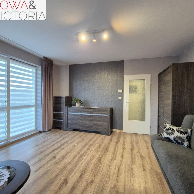 Umeblowana kawalerka z pięknym widokiem i balkonem - Zdjęcie 1