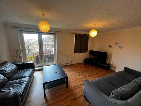 4 bedroom townhouse to rent - Photo 2