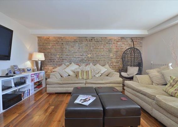 Room in a Shared Flat, Wapping High St, E1W - Photo 1