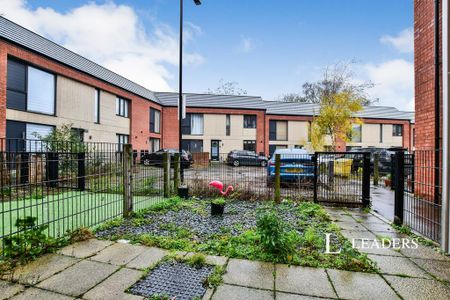 2 bedroom terraced house to rent - Photo 3
