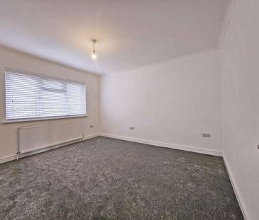 Cambrian Avenue, Ilford, IG2 - Photo 4