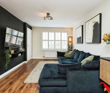 3 bedroom semi-detached house to rent - Photo 2