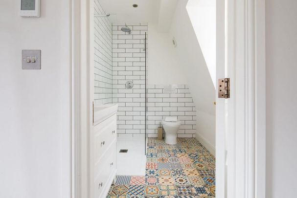 3 bedroom mews to rent - Photo 1