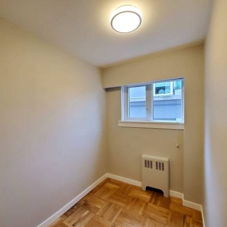 Beautiful Pet Friendly Large Studio + Den In The West End - Photo 4