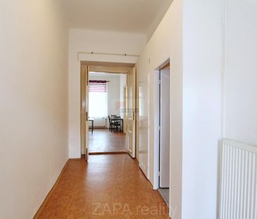 Pronájem bytu 2+1 69 m² - Photo 1