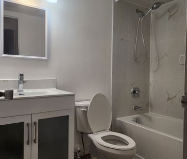 For Lease - 5 Shady Golfway Unit# 110, Toronto, Ontario - Photo 4